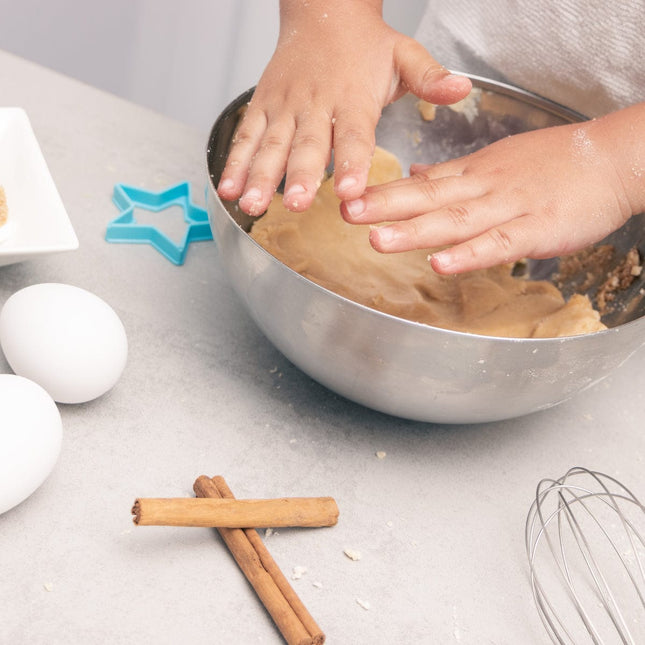 Cooks Boutique Christmas Gingerbread House Make & Decorate Cookery Class: A Fun Festive Activity for All!