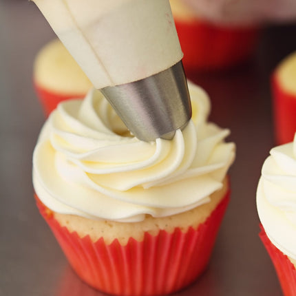 Cooks Boutique Childrens Baking Tuesday 28th May 2pm Young Bakers (8-14yrs) Cupcake Workshop: Buttercream Delights CLASS2301